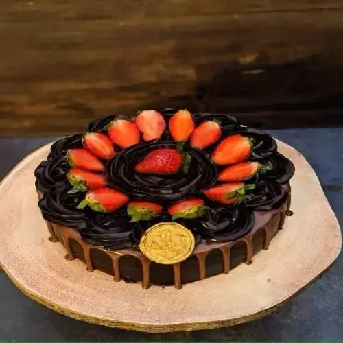 Strawberry Chocolate Cake for Every Occasion - atfleurs