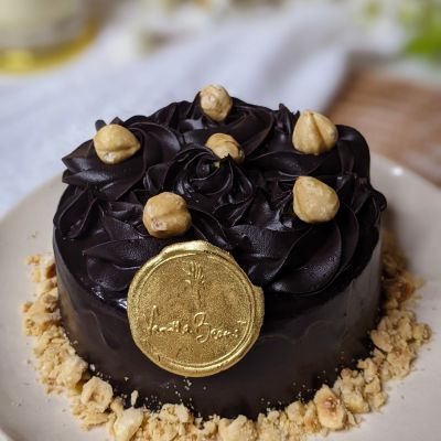 Eggless Chocolate Hazelnut Cake