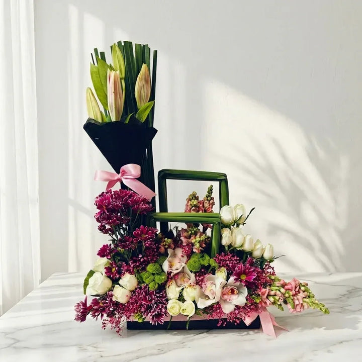 flower bouquet by Atfleurs | floral arrangement | Fancy Bouquet | Hand Bouquet