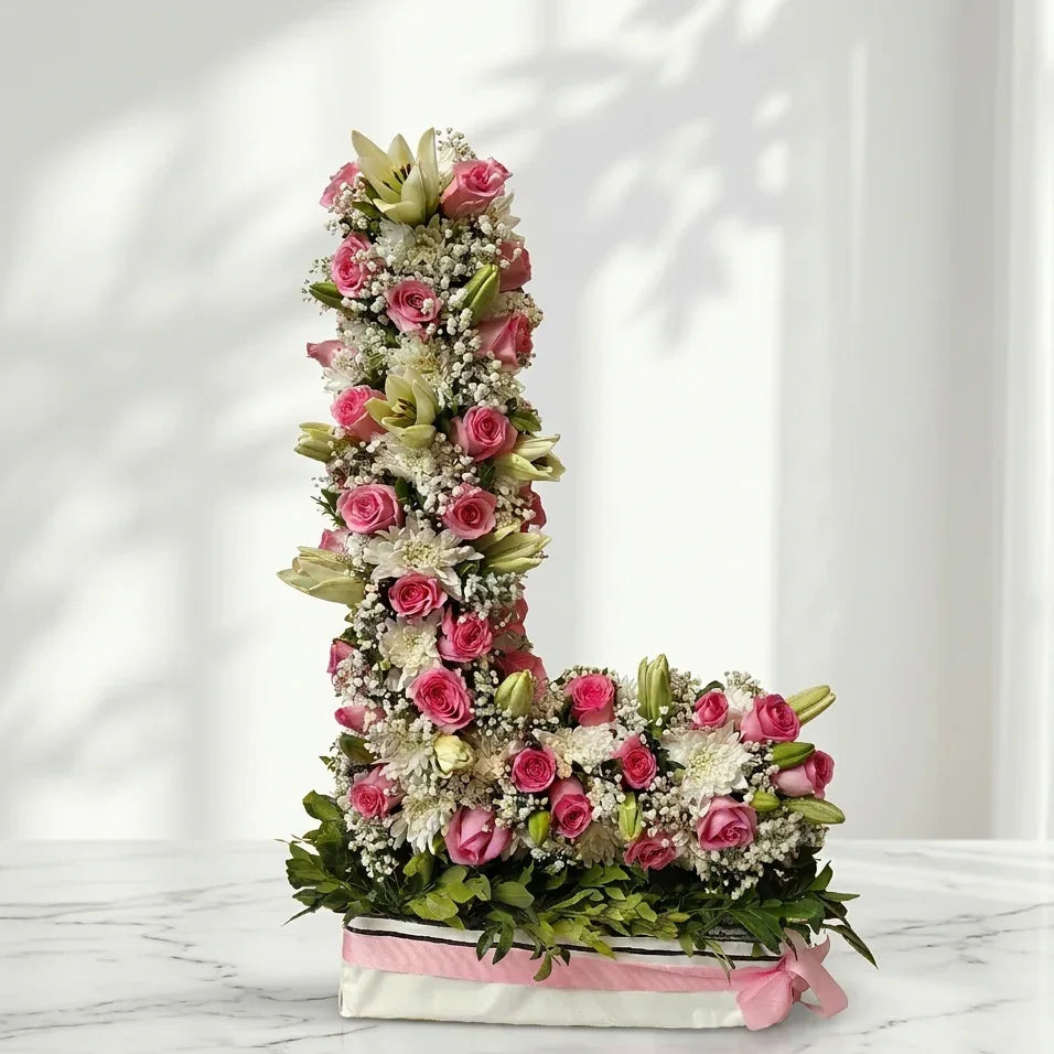 flower bouquet by Atfleurs | floral arrangement | Fancy Bouquet | Hand Bouquet