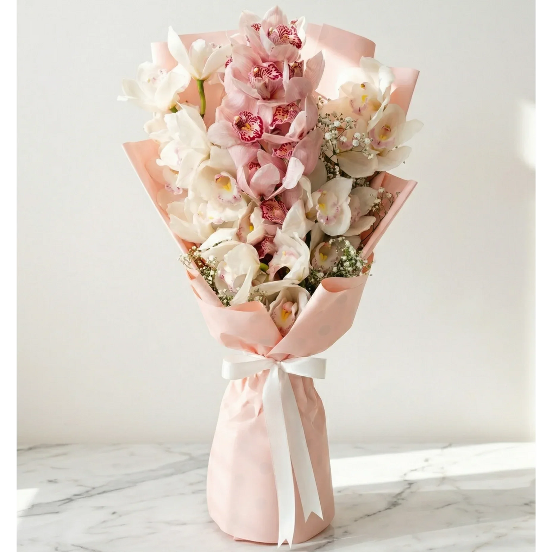 flower bouquet by Atfleurs | floral arrangement | Fancy Bouquet | Hand Bouquet