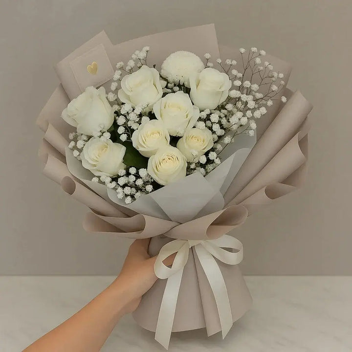 10 White Roses & Gypso Bouquet atfleurs