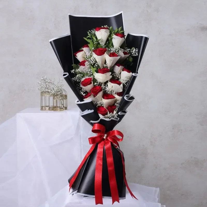 Roses Hand Bouquet in Elegant Packaging - atfleurs