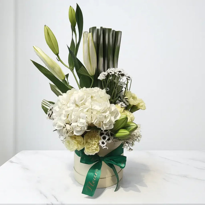 White Hydrangea and Lily Box with Carnation and Gypso - atfleurs
