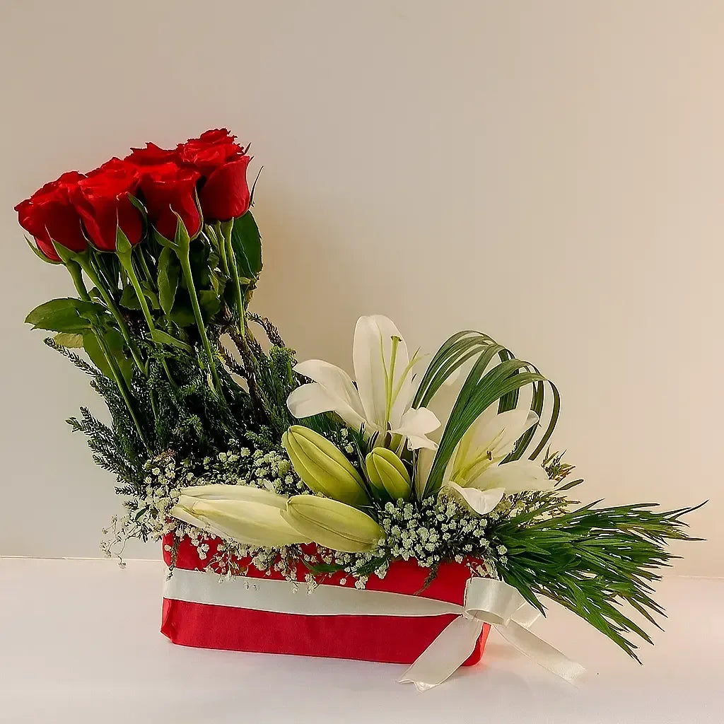Fresh Lilies and Red Roses Box with Gypso - atfleurs