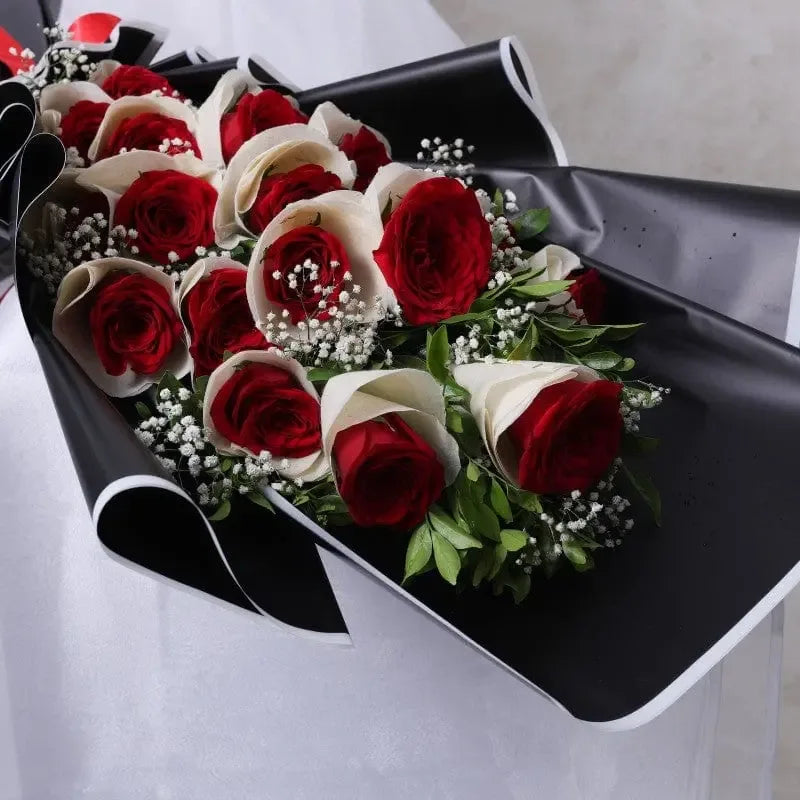 Roses Hand Bouquet in Elegant Packaging - atfleurs