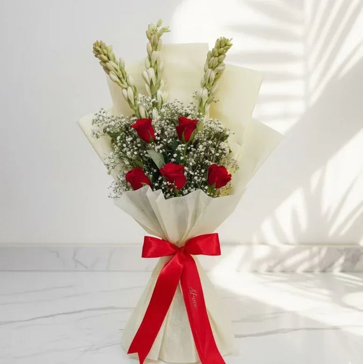 Rajnigandha & Rose Hand Bouquet for Special Occasions - atfleurs