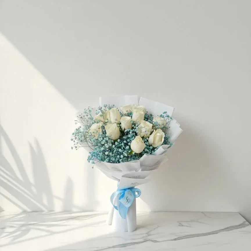 Rose and Gypso Hand Bouquet for Gifting - atfleurs