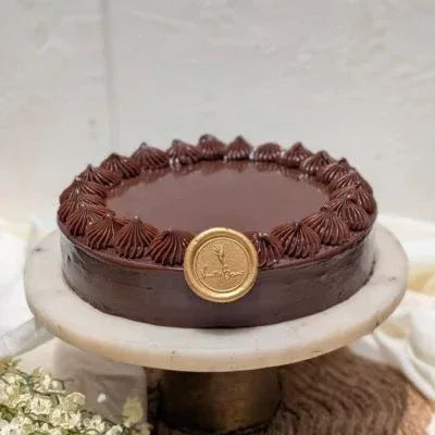 Eggless Milk Chocolate Cake - atfleurs